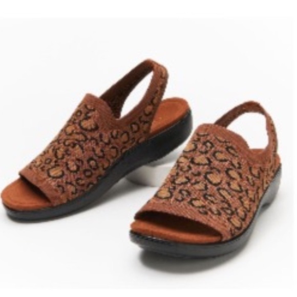 TRAQ by Alegria Leopard Knit Wedge Sandal 🐆 - Picture 2 of 9